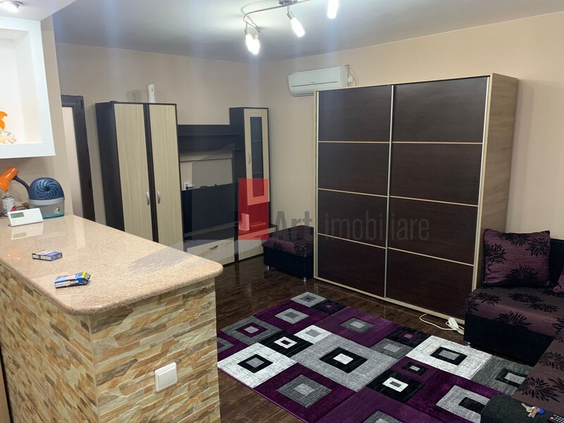 Mihail Sebastian, garsoniera dubla.